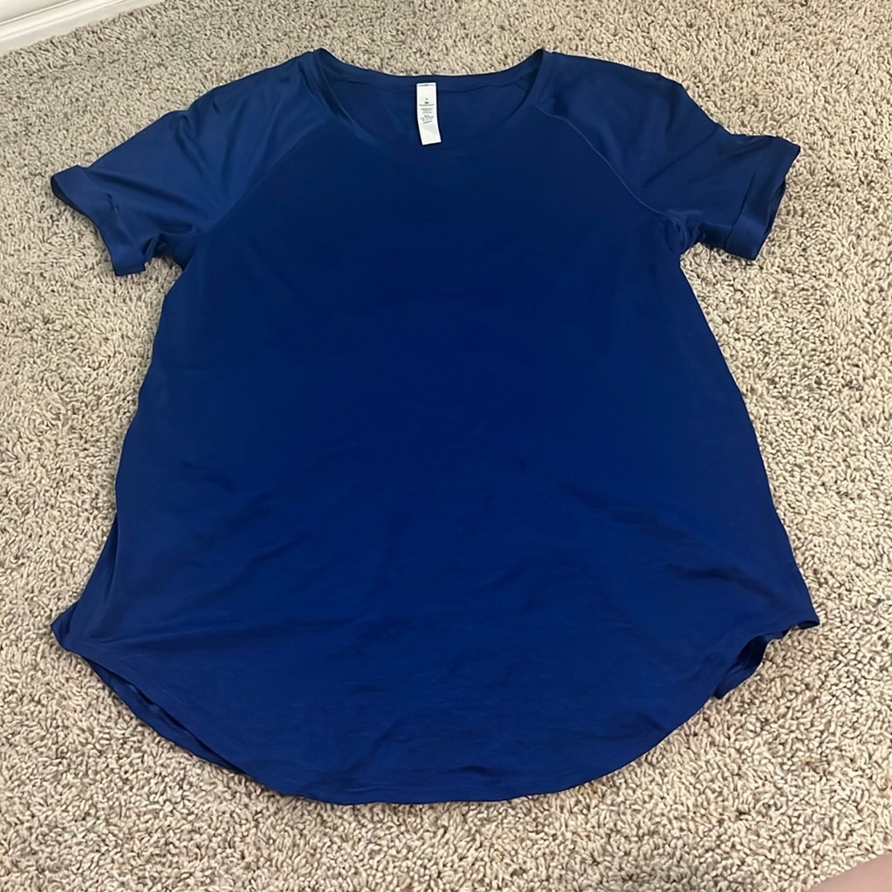 Lululemon workout top